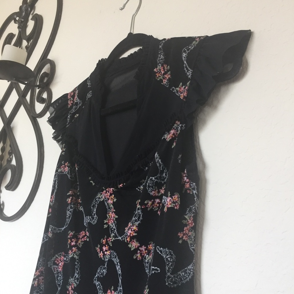Guess Mesh Ruffle Sleeve Print Top Vneck Sz S